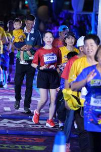 BIB: 3050, 402
                            <button type="button" onclick="openModal(26261125)" class="btn btn-primary btn-sm float-right btn-popup" data-toggle="modal" data-target=".modal-high-quality">
                        <i class="fas fa-shopping-cart"></i> Add to Cart
                    </button>
                                            <button type="button" onclick="isThisMe(26261125, true)" class="btn btn-success btn-sm float-right btn-popup btn-isme hidden" data-toggle="tooltip" data-placement="bottom" title="นี่คือรูปของคุณใช่ไหม คลิกที่นี่เพื่อเอาเข้าอัลบั้ม">
                        <i class="fas fa-plus"></i> Add to album
                    </button>
                    <button type="button" onclick="isThisMe(26261125, false)" class="btn btn-warning btn-sm float-right btn-popup btn-isnotme hidden">
                        <i class="fas fa-ban"></i> Remove from album
                    </button>